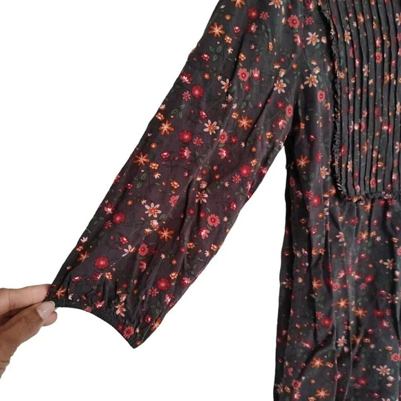 Matilda Jane Gray Floral Button Up Peasant Babydoll Top Size S Pintuck 26652T - Picture 4 of 8